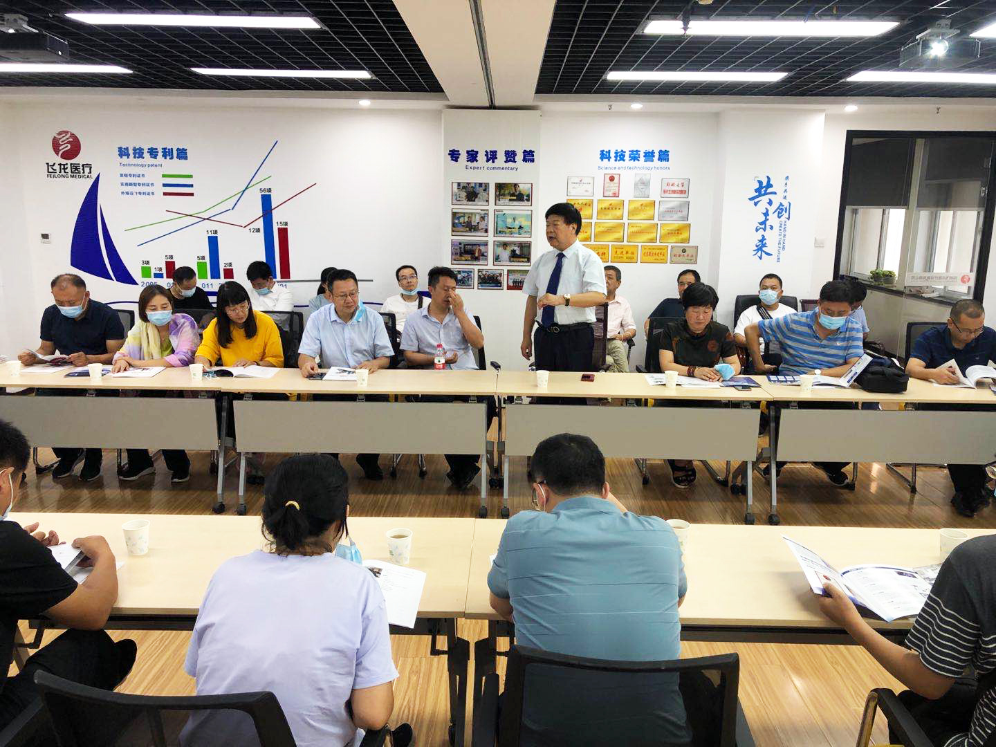 飛龍醫(yī)療董事長(zhǎng)講解脊柱減壓技術(shù) 飛龍醫(yī)療董事長(zhǎng)講解脊柱減壓技術(shù)