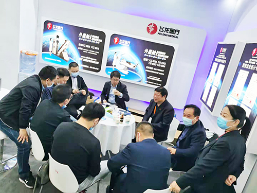 飛龍醫(yī)療外星艙合作洽談 飛龍醫(yī)療外星艙合作洽談